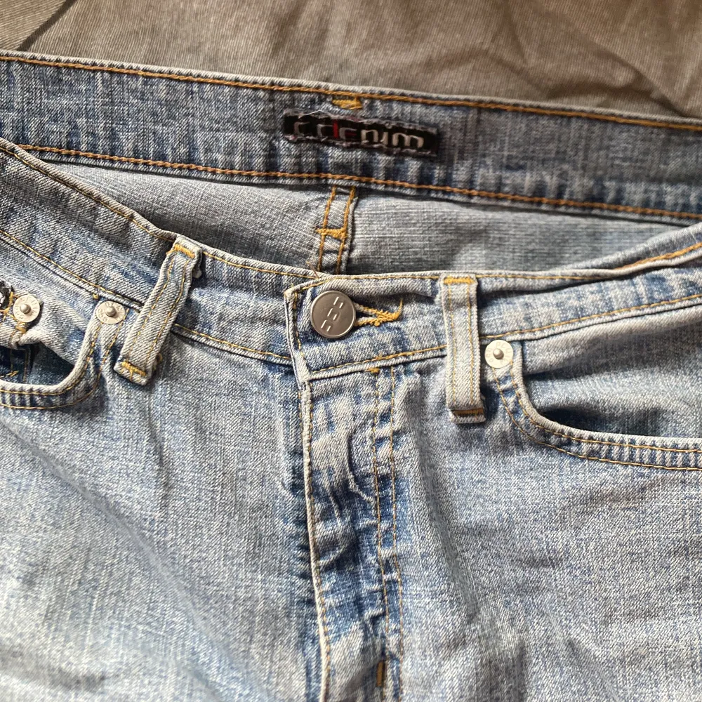 Ett par jeans . Jeans & Byxor.