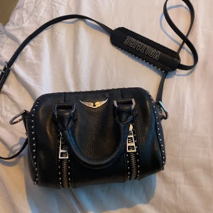 Zadig väska - En mycket fin Zadig väska i väldigt bra skick, köpt för 3800💞