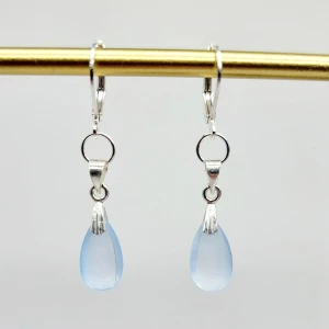 Handgjorda örhängen  - ♡Material- glas, zinklegeringar. Örhängeskrokar silver (925). Nickel fri. Längd 4,3cm [Frakt 15kr]