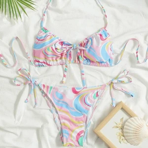 Färgglad bikini - Söt färgglad bikini som aldrig kommit till användning