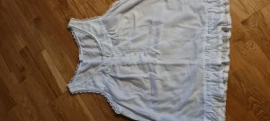 Vitt linne - Sött linne med spetts detaljer