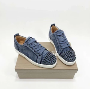 Mörkblåa loubs - Hög kvalitet är också sköna och gå med. Fri frakt✅️ Box, kvitto medföljer.