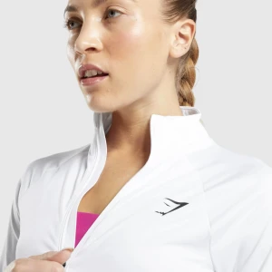 Vit träningsjacka - Vit träningsjacka från Gymshark! Sparsamt använd, inga fläckar eller så ❤️