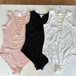 Body - Från h&m. Säljer alla tillsammans men det går att köpa de separat. 