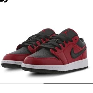 Jordans - Knappt använda, kvitto finns