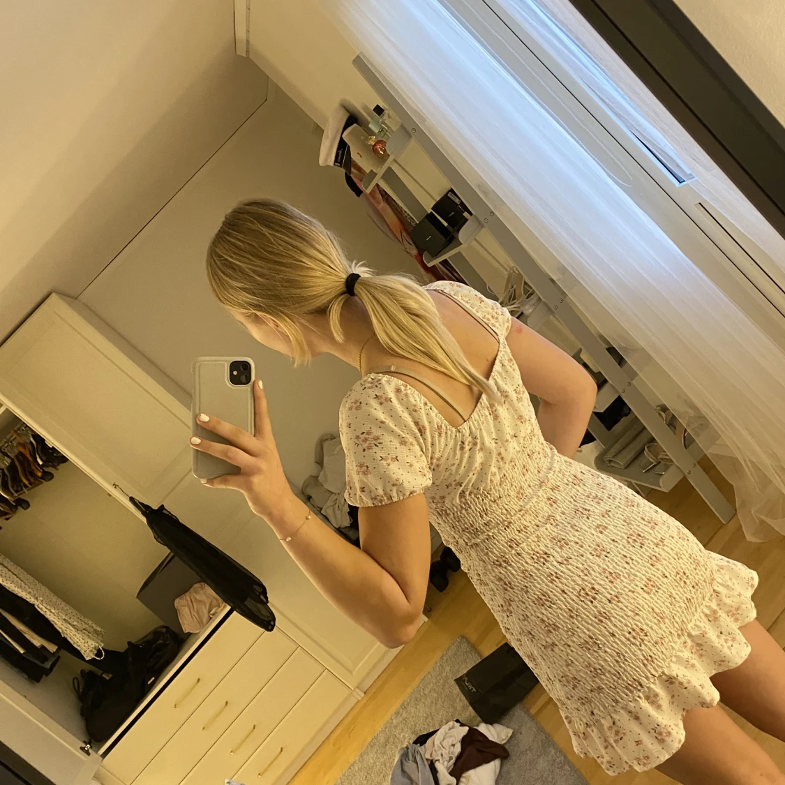 Blommig klänning  - 91