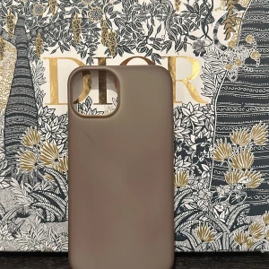 Brun skal för salu!!🤎 - Brun skal för salu som passar iPhone 11🤎🤎