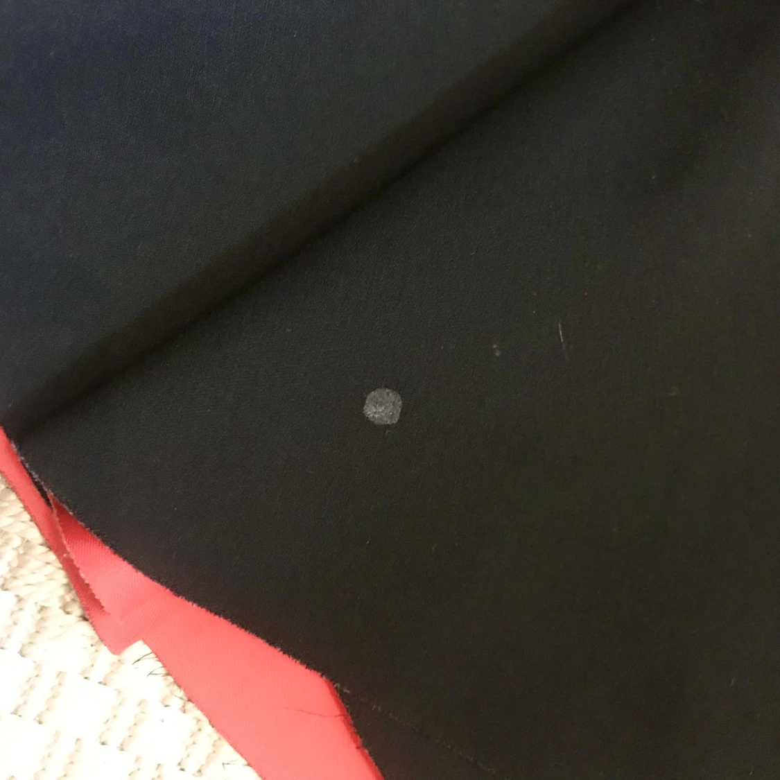 Snygg kjol med röd insida - 91