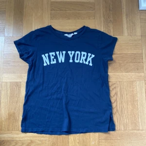 T-shirt från H&M - Storlek XS