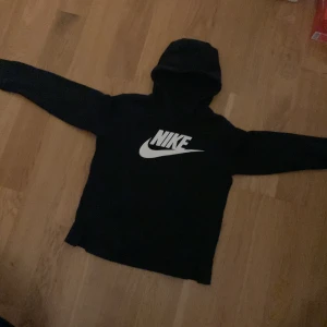 Nike Hoddie - Bra skick, lite använd.
