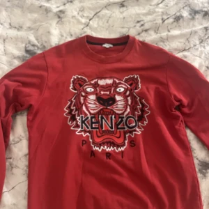 Röd kenzo tröja - Kommer inte till användning  