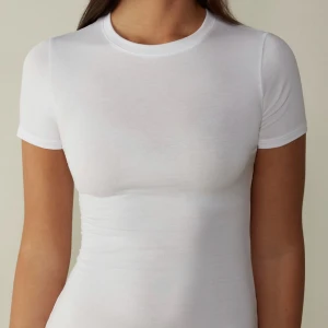 Intimissimi t-shirt - Vit Intimissimi t-shirt, helt ny och oanvänd, endast testad och nytvättad, säljer då jag har en likadan. Tryck gärna på köp nu.