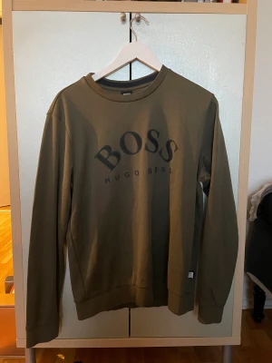Hugo Boss Tröja - Skick 9/10 