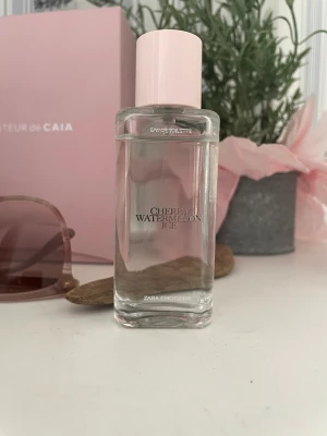 Parfym  - Säljer denna parfym från zara då den inte kommer till användning, endast testad några gånger, luktar super gott och fräscht