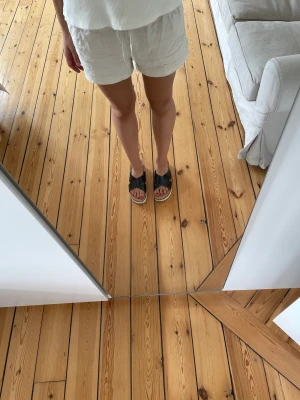 Slip ins - Svarta slip ins fr Hm i strl 40. Aldrig använda 