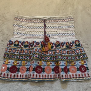 Zara kjol  - Säljer min zara kjol i storlek S💕💕