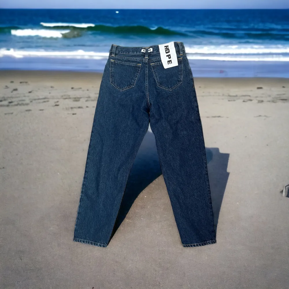 Hej! Jag säljer mina oanvända Hope jeans. Pga inte min storlek, riktigt fina Skick: 10/10 Nypris: 1900 . Jeans & Byxor.