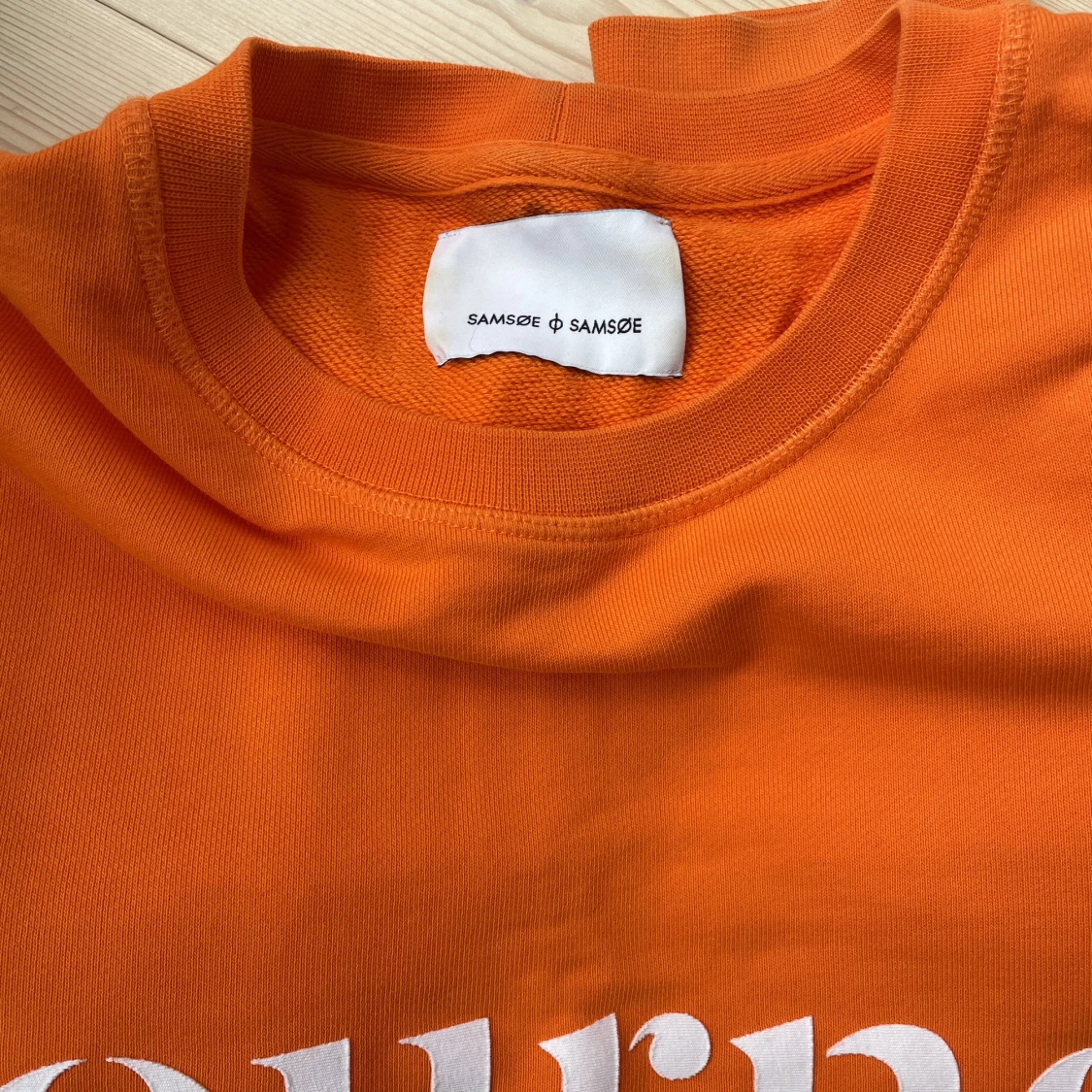 Orangefärgad tröja - 90