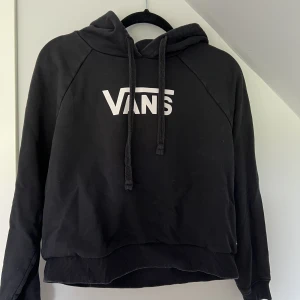 Vans hoodie - Använd endast ett par gånger, så fin i skicket❤️
