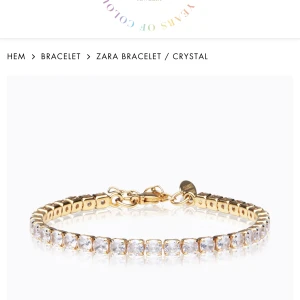 Caroline Svedbom Zara Bracelet  - Säljer detta fina armband från Caroline Svedbom i gold/crystal. Helt oanvänt samt slutsålt på hemsidan. 