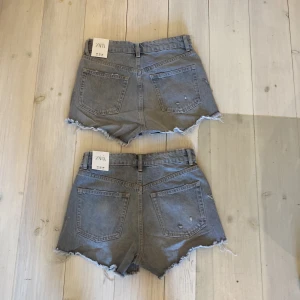 Grå shorts - Jeansshorts från Zara köpt i fel storlek så säljer de❤️Aldrig använt!skriv för fler bilder