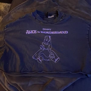 T-shirt - Knappt använd. Söt och i bra skick. 