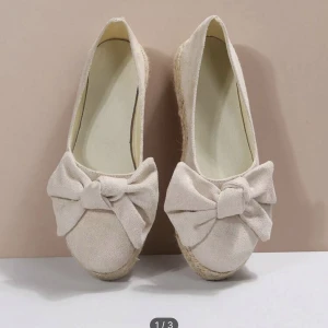 Skor  - Säljer dessa fina skor i storlek 36. Dem var för stora på mig, aldrig använda helt nya!