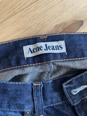 Acne Jeans  - Jeans från Acne, slim/bootcut. Storlek 31/32. Säljer för 400 kr. Budgivning om fler vill ha! 