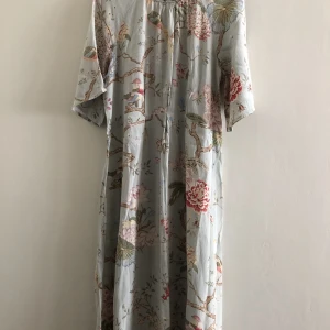 H&M GP&J BAKER collection dress - Eu size 40, beautiful colour and fabric, very nice form. Very good condition