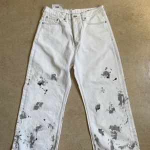 Hope jeans paintsplatter - Hope jeans med färg detaljer  Aldrig använda