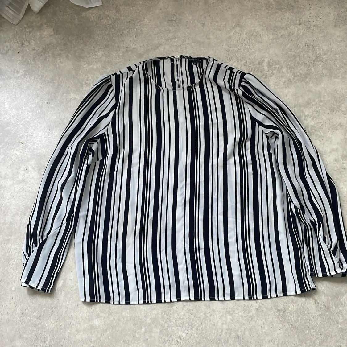 Snygg zebra blusa för jobbet