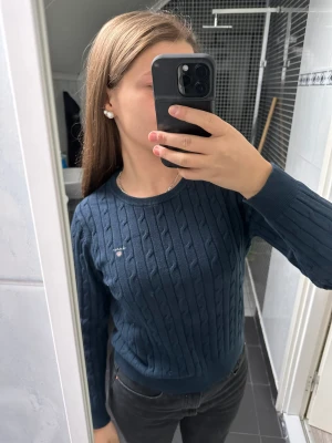 Stickad tröja  - En jätte fin stickad gant tröja,  som är i fint skick och använd några gånger.💓💓