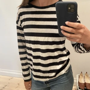 Randig tröja från Levis  - Randig tröja från levis   Storlek S