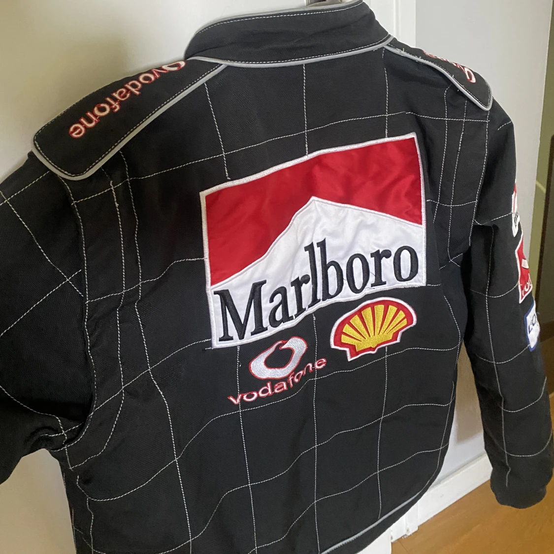 F1 jacka med patches  - 90