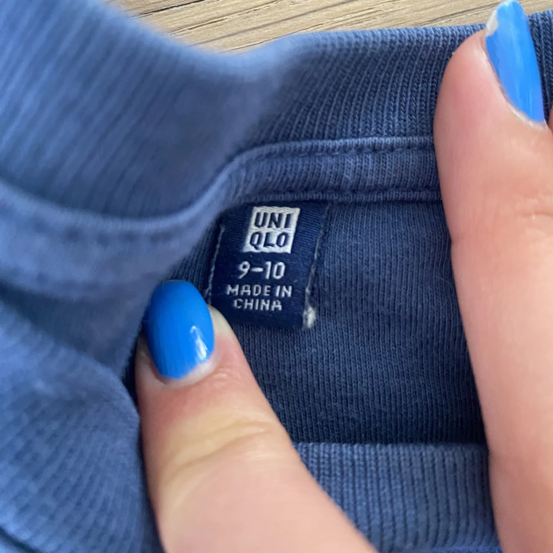 Blå uniqlo tröja - 90