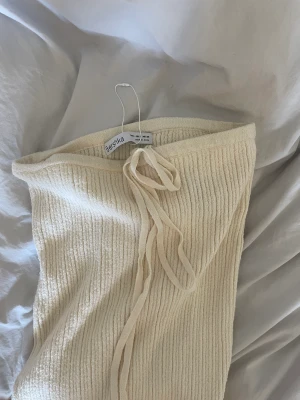 Kjol bershka - Kjol från bershka som aldrig använts