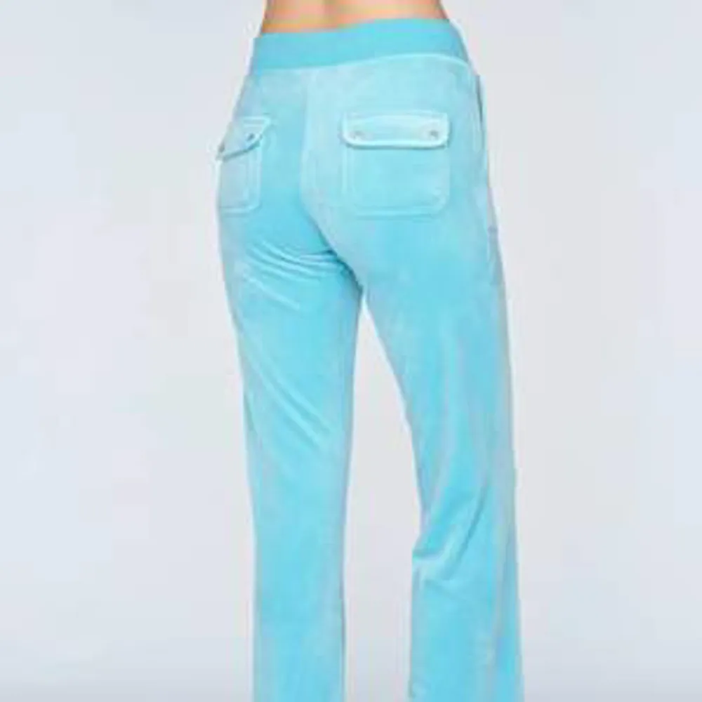Ett par juicy byxor som knappt är använda, är i bra skick, vill bli av med dom, kan även bytas mot mot något annat.. Jeans & Byxor.