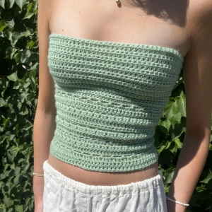 Virkad topp - Jag virkar tubtoppar på beställning. Färger kan önskas. (Mina bilder) Skriv om du är intresserad💕