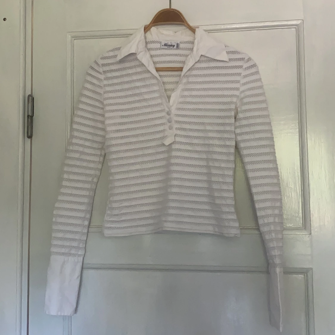 Vit skjorta/tröja - 91