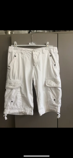 Shorts M Cottonfield  - Cargo shorts från Cottonfield  Midjemått 82 cm 