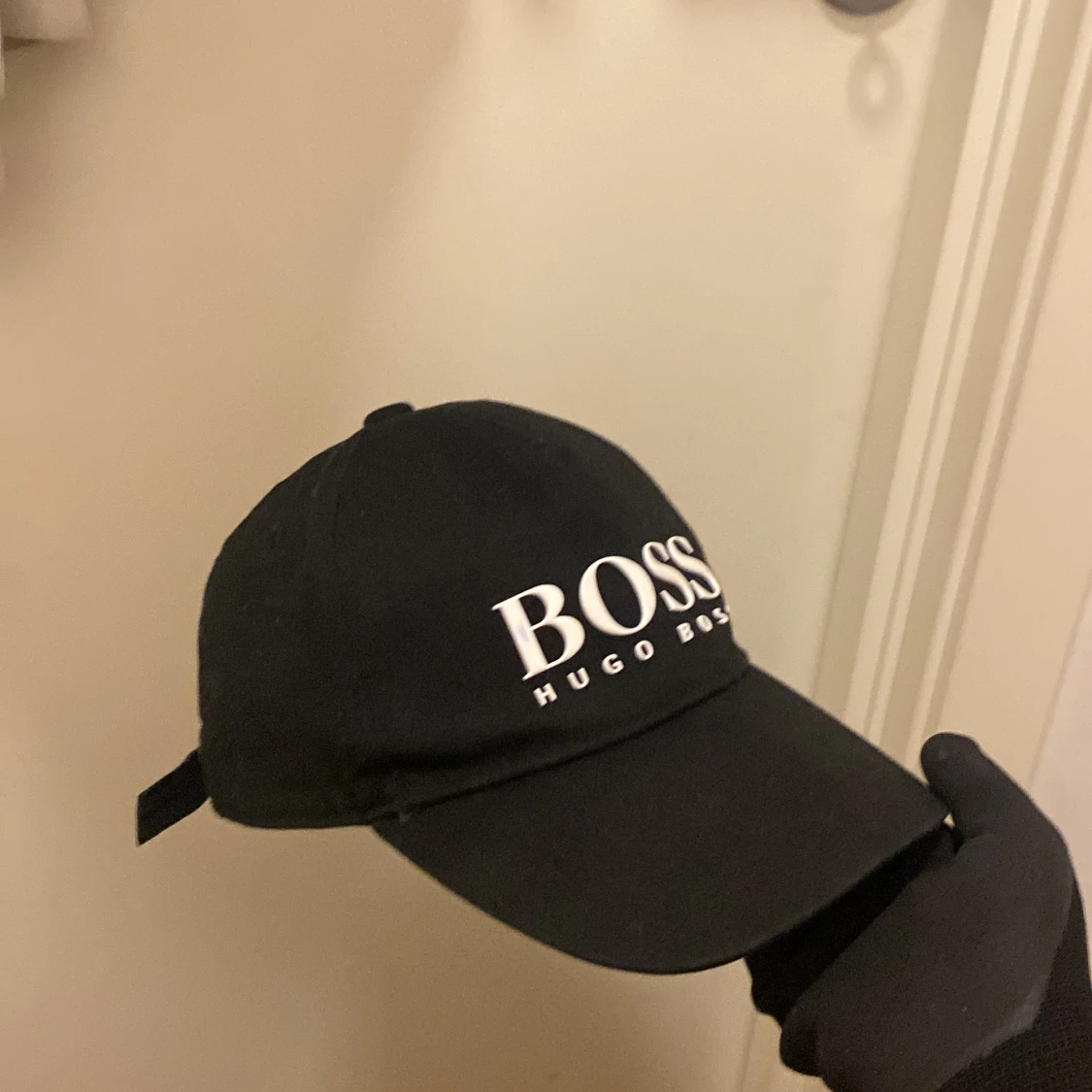 Hugo boss keps bra material  - 90