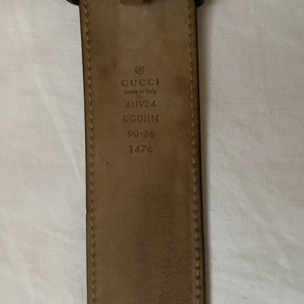 it’s an authentic gucci belt costing 4500kr at its original price but is being sold for 3000. Accessoarer.
