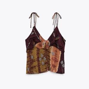 Zara topp - Säljer denna asssnygga toppen från zara som är helt ny med prislapp kvar🙌🏼💘