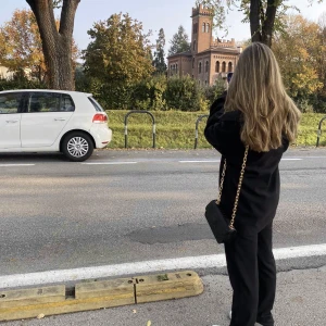 Handväska  - Väska från gina, ganska rymlig. Bra skick 