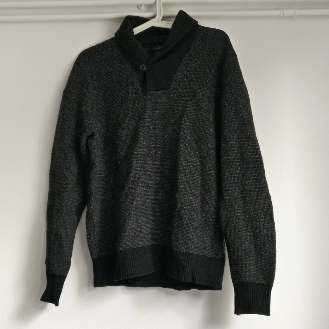 Mörkgrå långärmad tröja