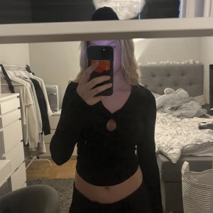 Festtopp - Festtopp från BikBok i storlek S🫶🏼