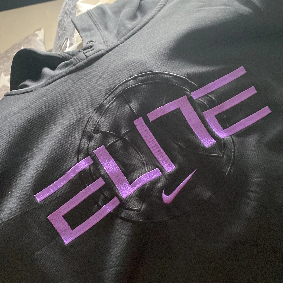 svart nike hoodie - 90