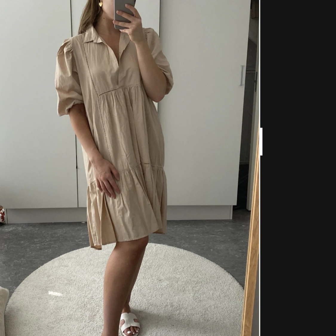 Ursnygg beige klänning!