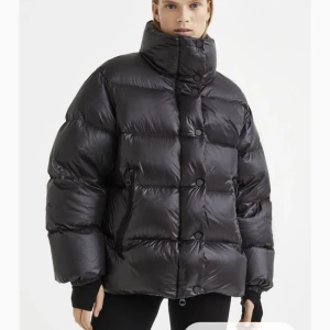 Jacka HM - Söker denna från HM!! Storlek S🙏🏽