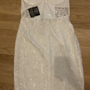 Klänning  - Oanvänd 